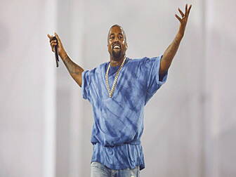 Fans queue 24 hours for Kanye&...